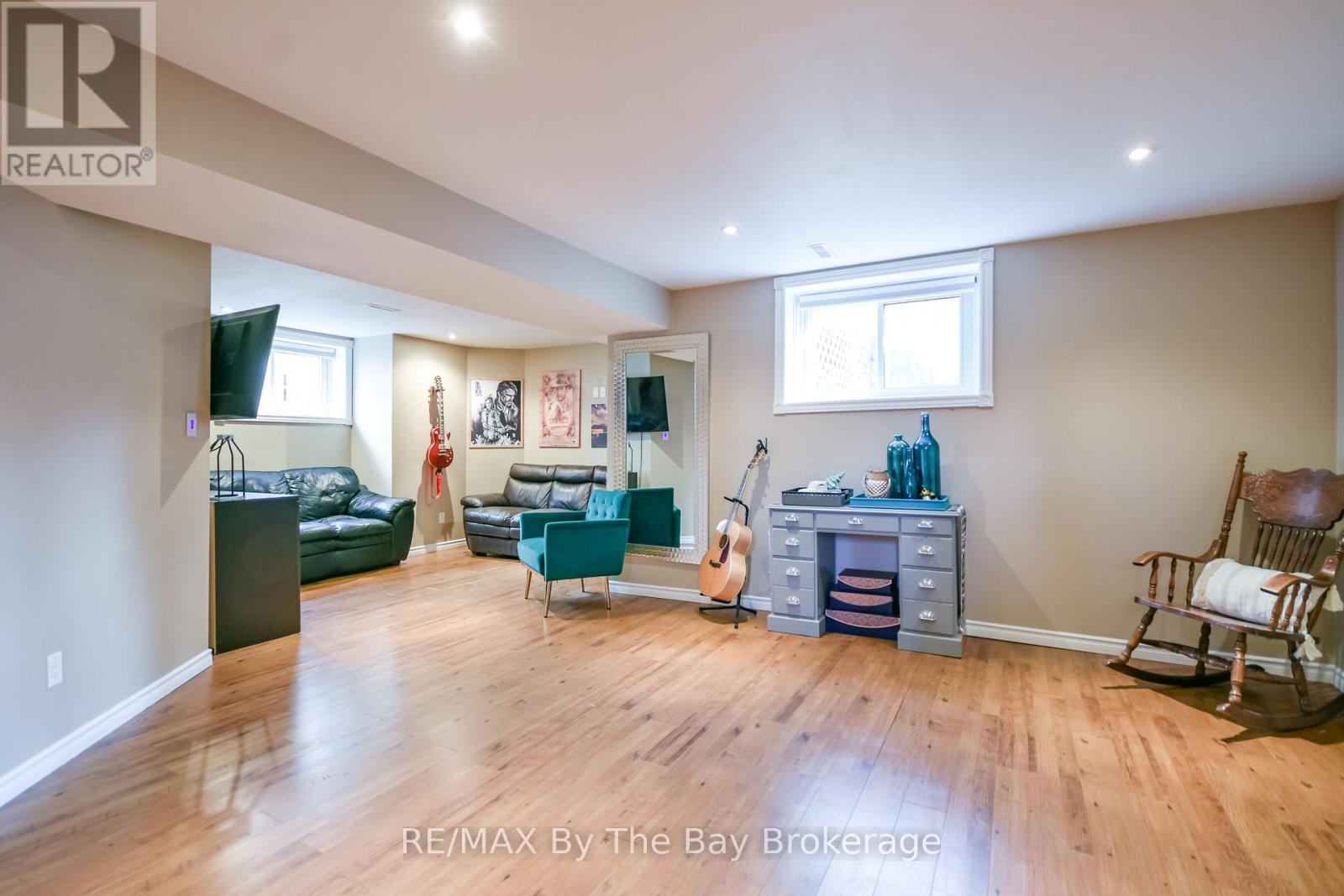 63 Fernbrook Drive, Wasaga Beach, Ontario  L9Z 1G4 - Photo 26 - S12574014