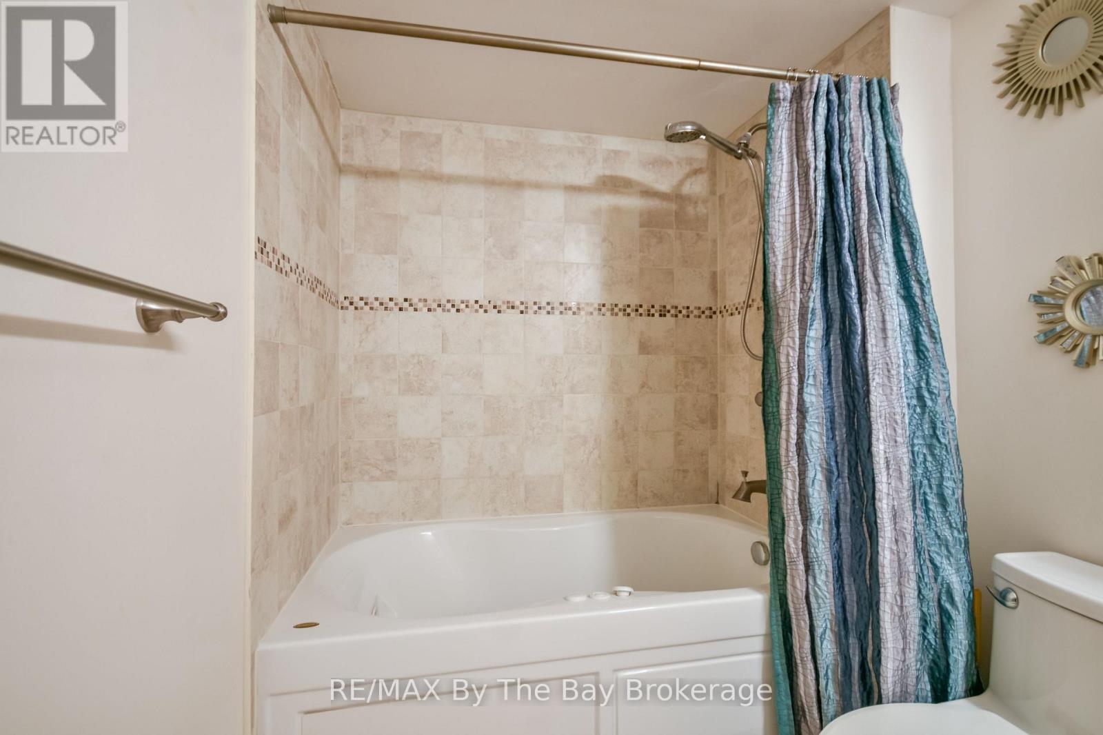 63 Fernbrook Drive, Wasaga Beach, Ontario  L9Z 1G4 - Photo 32 - S12574014