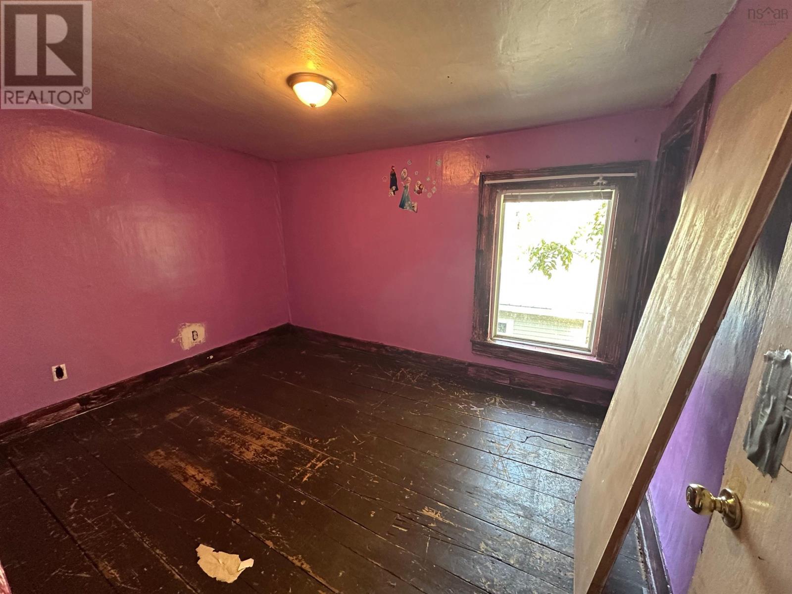 11 Kirk Street, Yarmouth, Nova Scotia B5A 1S6 - Photo 9 - 202524074