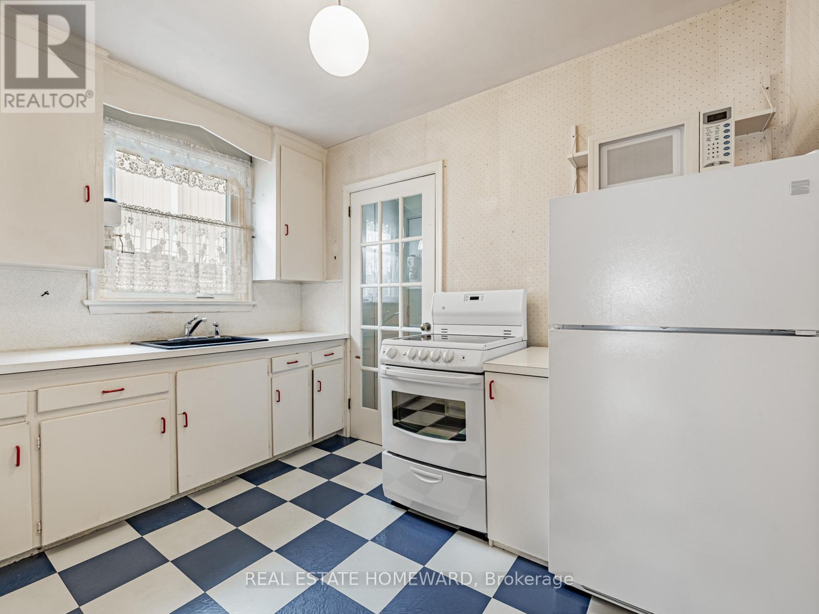 18 Herron Avenue, Toronto, Ontario  M1L 3V7 - Photo 14 - E12570742