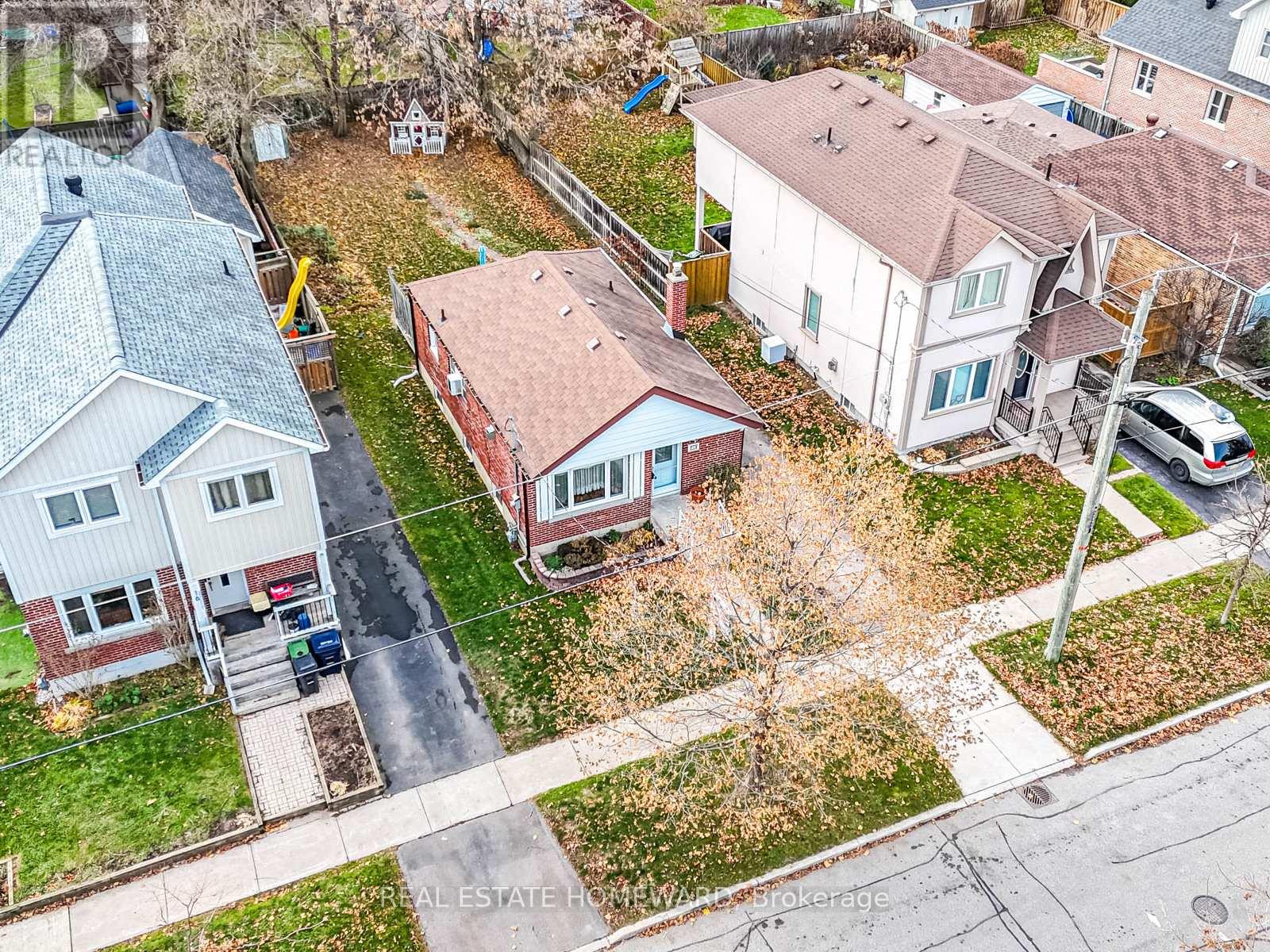 18 Herron Avenue, Toronto, Ontario  M1L 3V7 - Photo 3 - E12570742