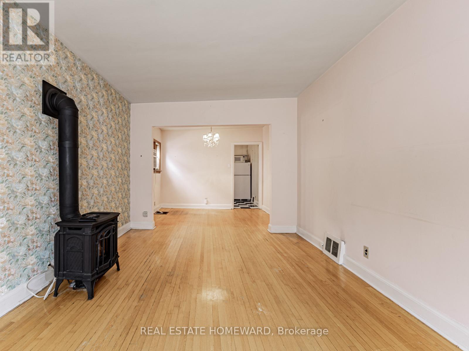 18 Herron Avenue, Toronto, Ontario  M1L 3V7 - Photo 9 - E12570742