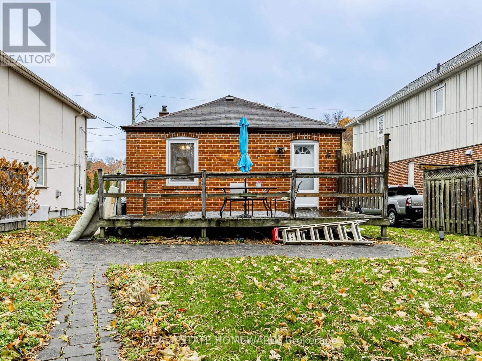 18 Herron Avenue, Toronto, Ontario  M1L 3V7 - Photo 35 - E12570742