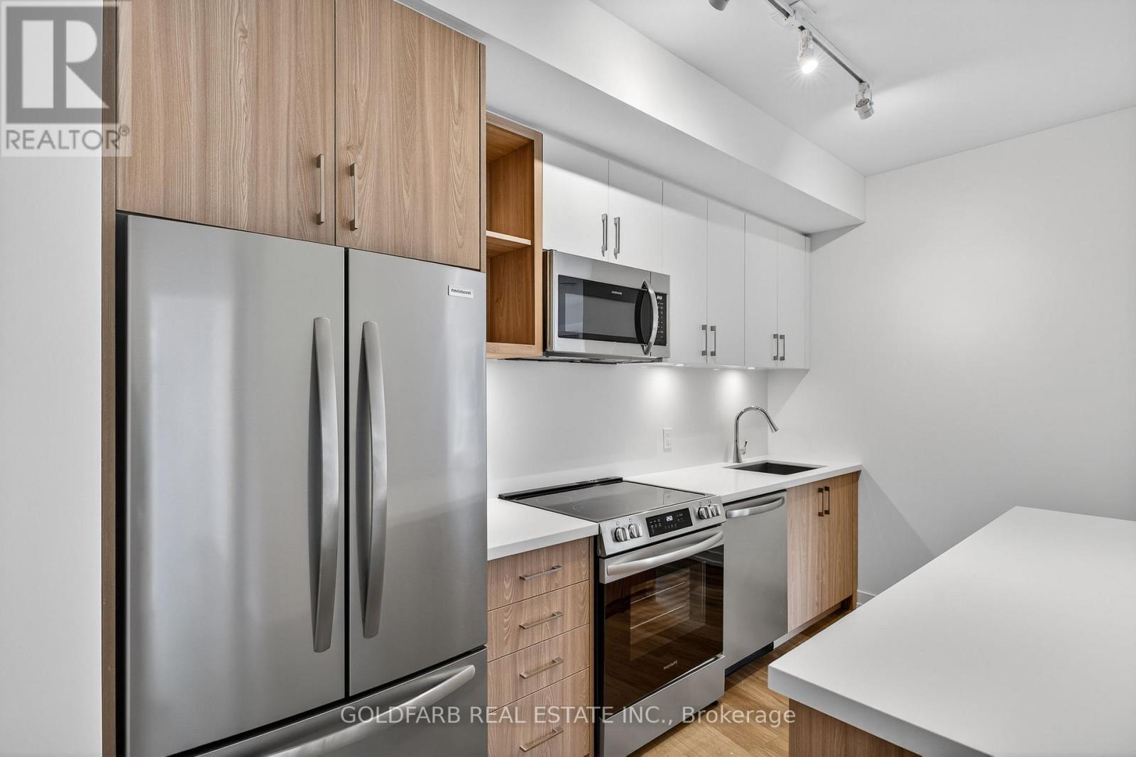 201 - 333 Sunseeker Avenue, Innisfil, Ontario L9S 0R6 - Photo 7 - N12548808