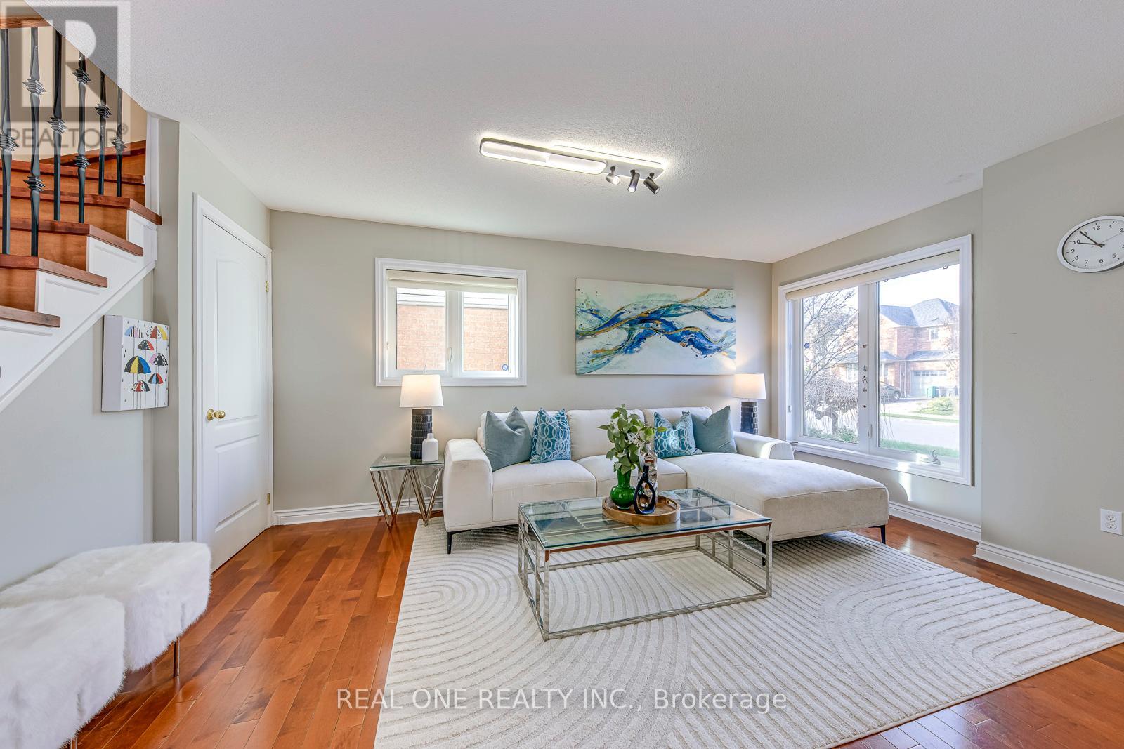 2470 Bankside Drive, Mississauga, Ontario  L5M 6E6 - Photo 5 - W12569800