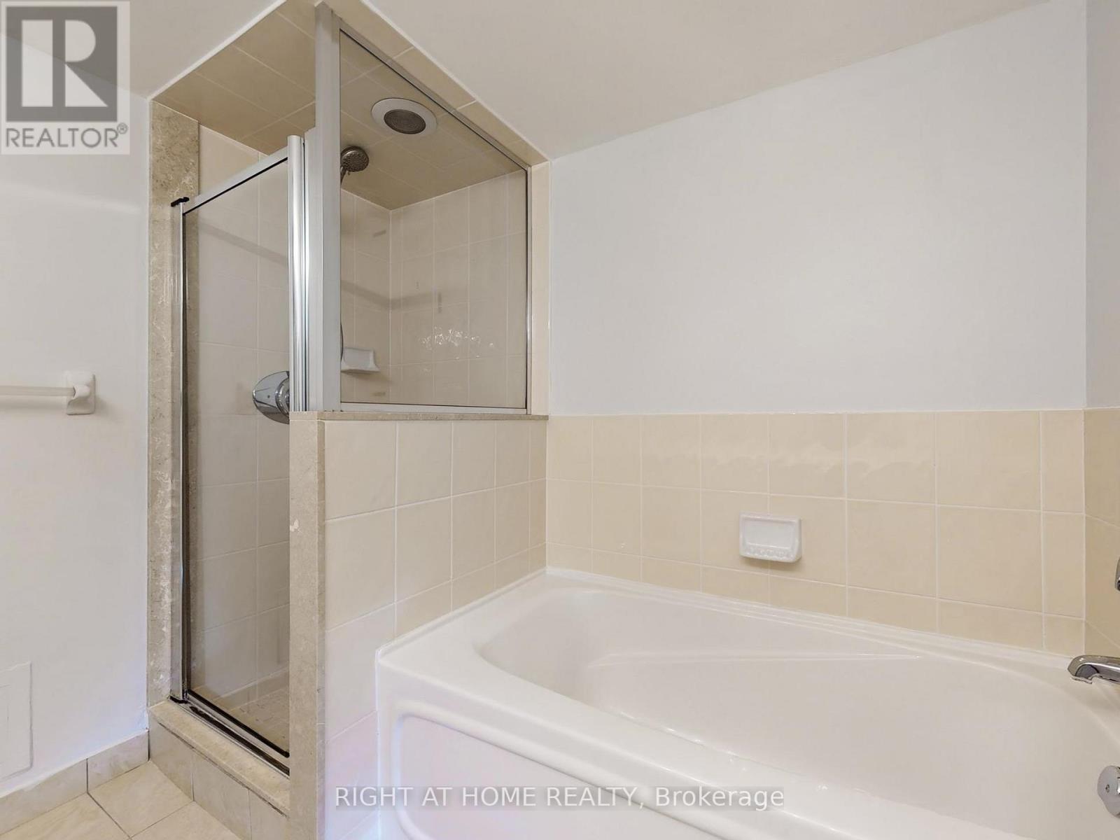 2203 - 30 Harrison Garden Boulevard, Toronto, Ontario  M2N 7A9 - Photo 10 - C12572934