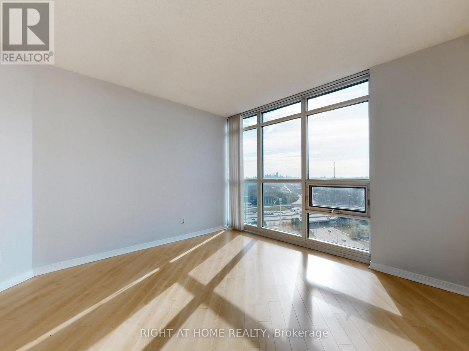 2203 - 30 Harrison Garden Boulevard, Toronto, Ontario  M2N 7A9 - Photo 3 - C12572934