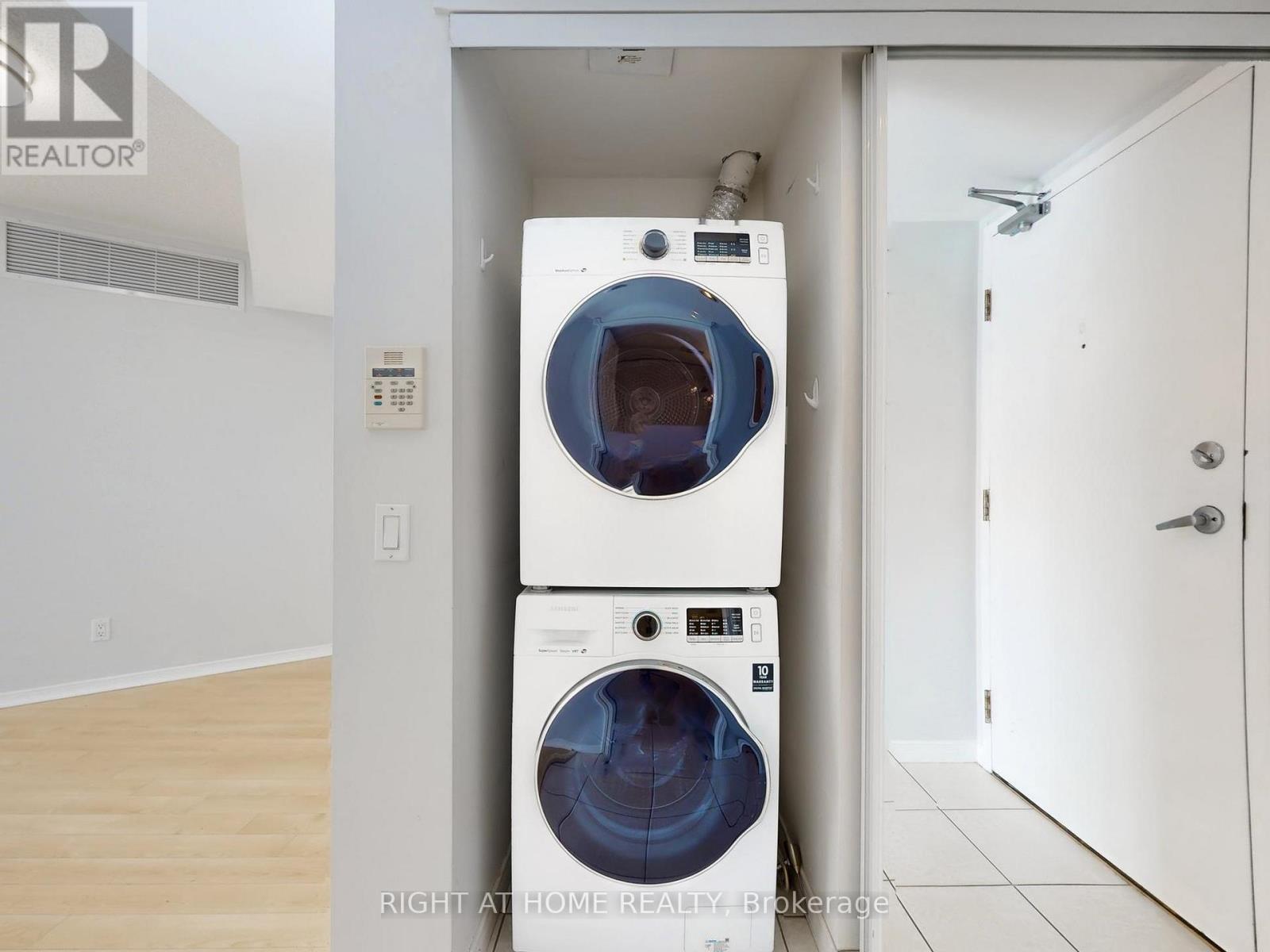 2203 - 30 Harrison Garden Boulevard, Toronto, Ontario  M2N 7A9 - Photo 17 - C12572934