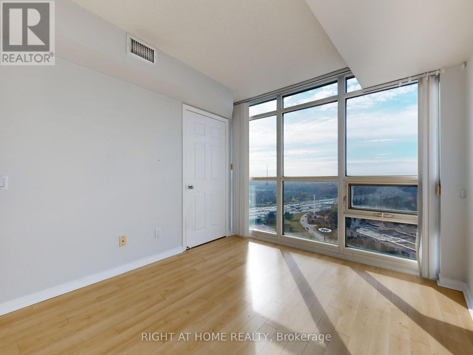 2203 - 30 Harrison Garden Boulevard, Toronto, Ontario  M2N 7A9 - Photo 14 - C12572934