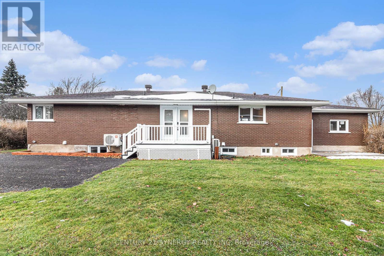 A - 24 Champagne Street W, North Stormont, Ontario  K0A 1R0 - Photo 25 - X12574028