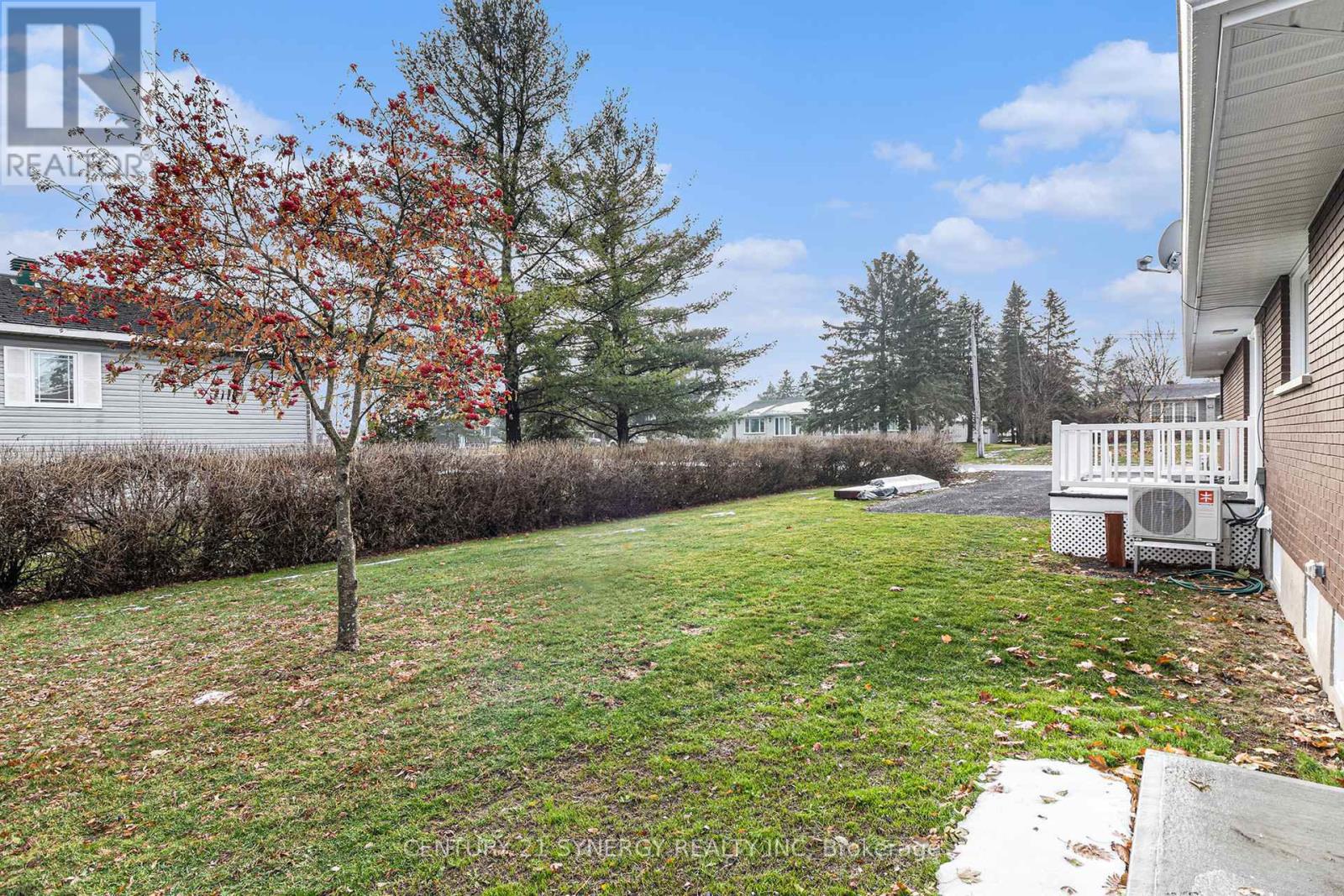 A - 24 Champagne Street W, North Stormont, Ontario  K0A 1R0 - Photo 27 - X12574028