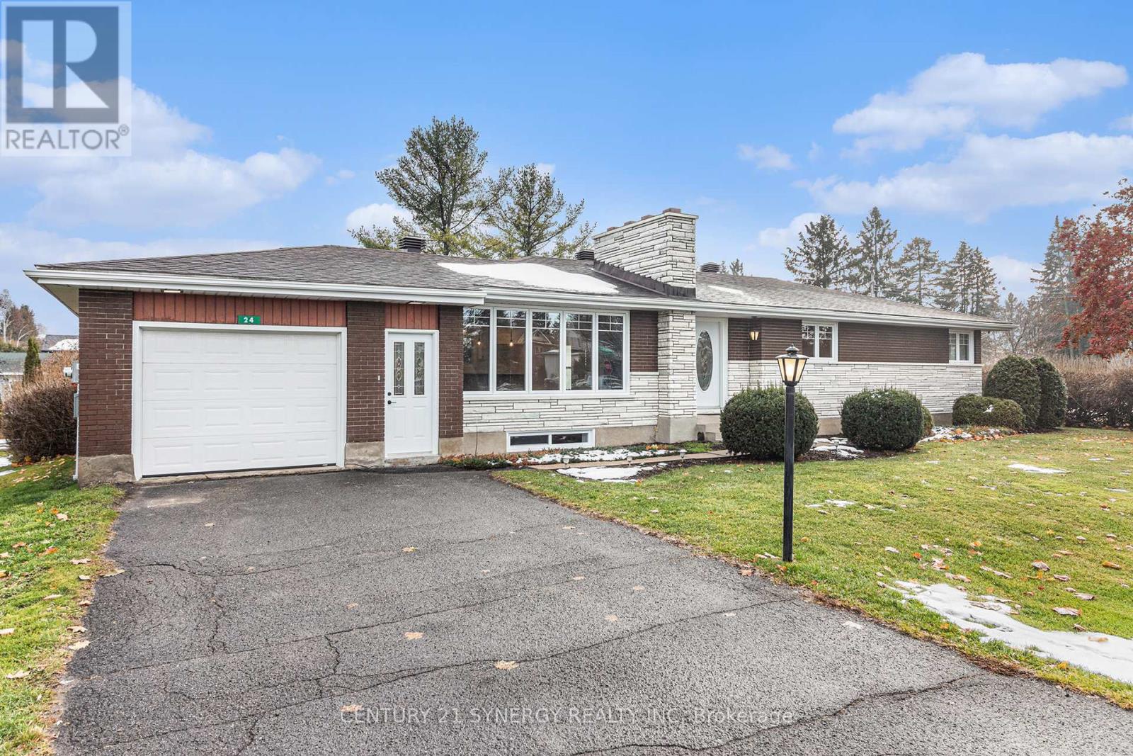 B - 24 Champagne Street W, North Stormont, Ontario  K0A 1R0 - Photo 2 - X12574030