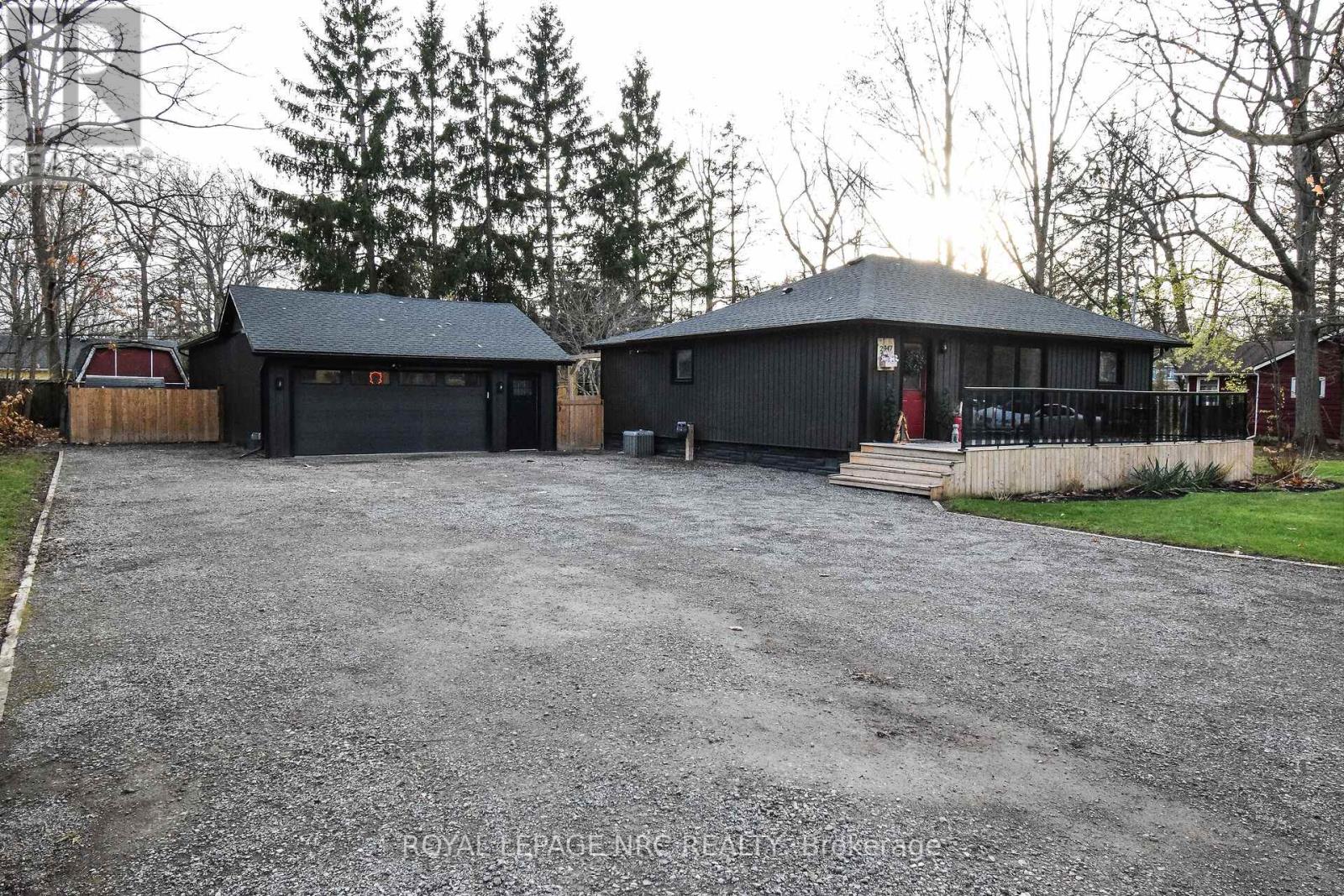 2947 Maple Avenue, Fort Erie, Ontario  L0S 1N0 - Photo 2 - X12574022