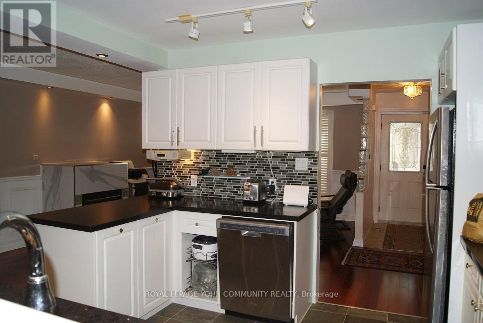 56 Willesden Road, Toronto (Hillcrest Village), Ontario  M2H 1V7 - Photo 6 - C12446093