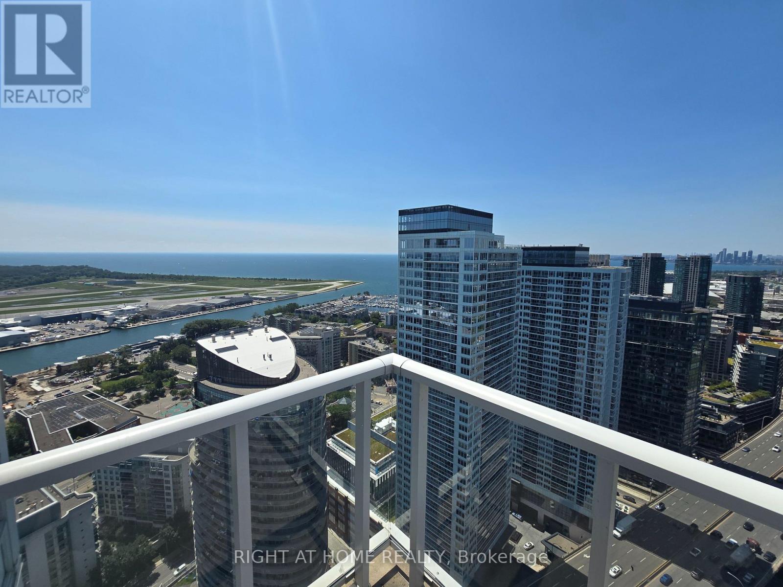 4708 - 75 Queens Wharf Road, Toronto, Ontario  M5V 0J8 - Photo 13 - C12573982