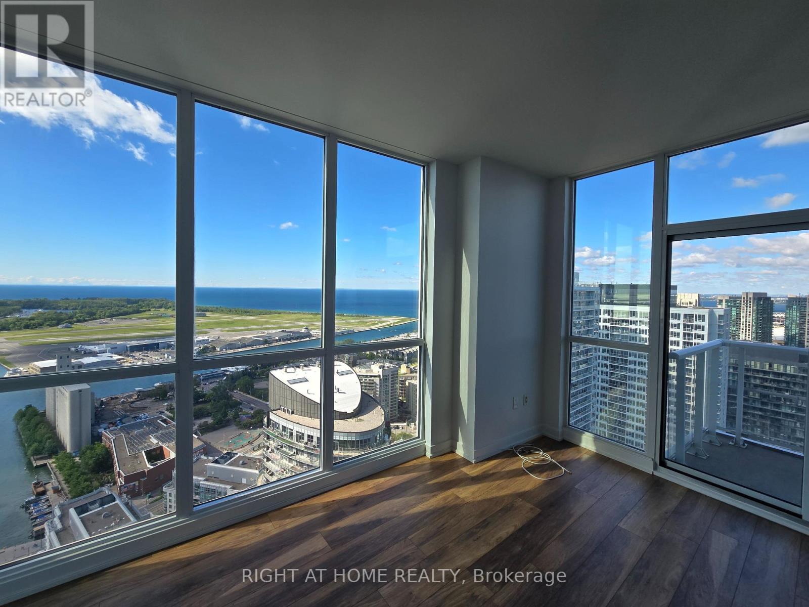 4708 - 75 Queens Wharf Road, Toronto, Ontario  M5V 0J8 - Photo 15 - C12573982