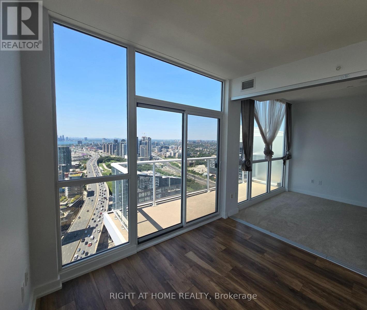 4708 - 75 Queens Wharf Road, Toronto, Ontario  M5V 0J8 - Photo 17 - C12573982