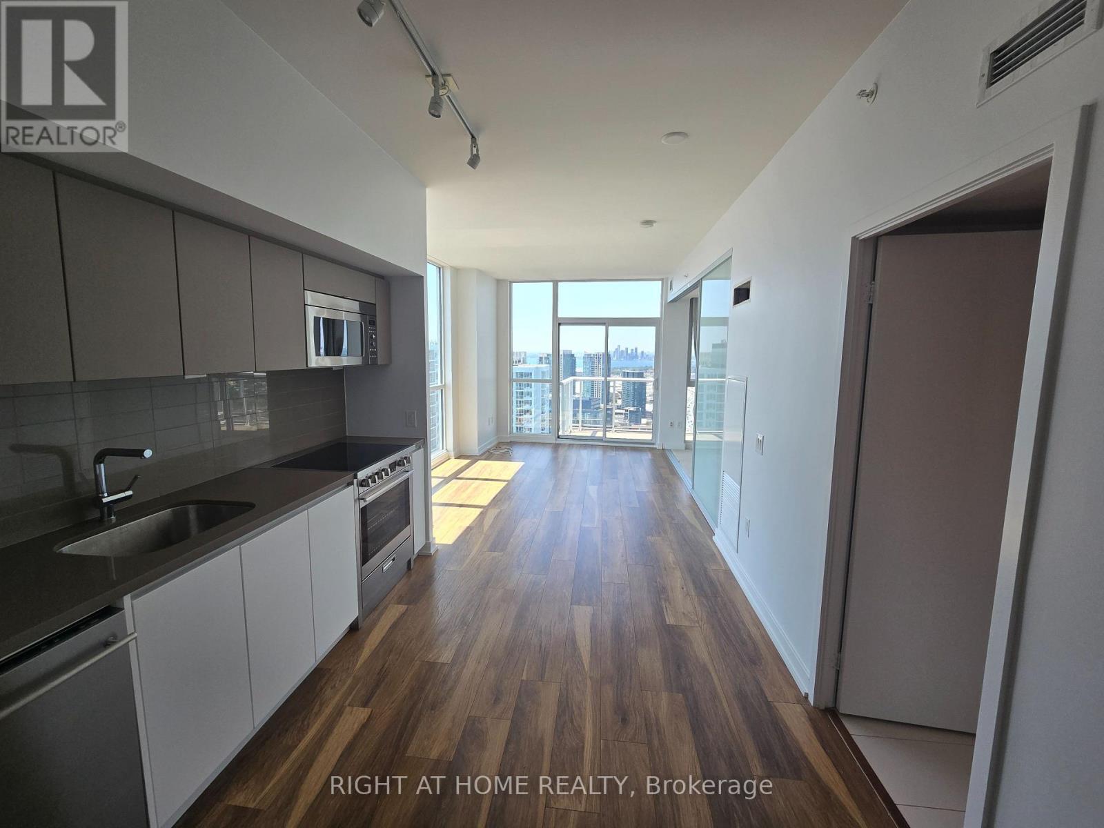 4708 - 75 Queens Wharf Road, Toronto, Ontario  M5V 0J8 - Photo 23 - C12573982