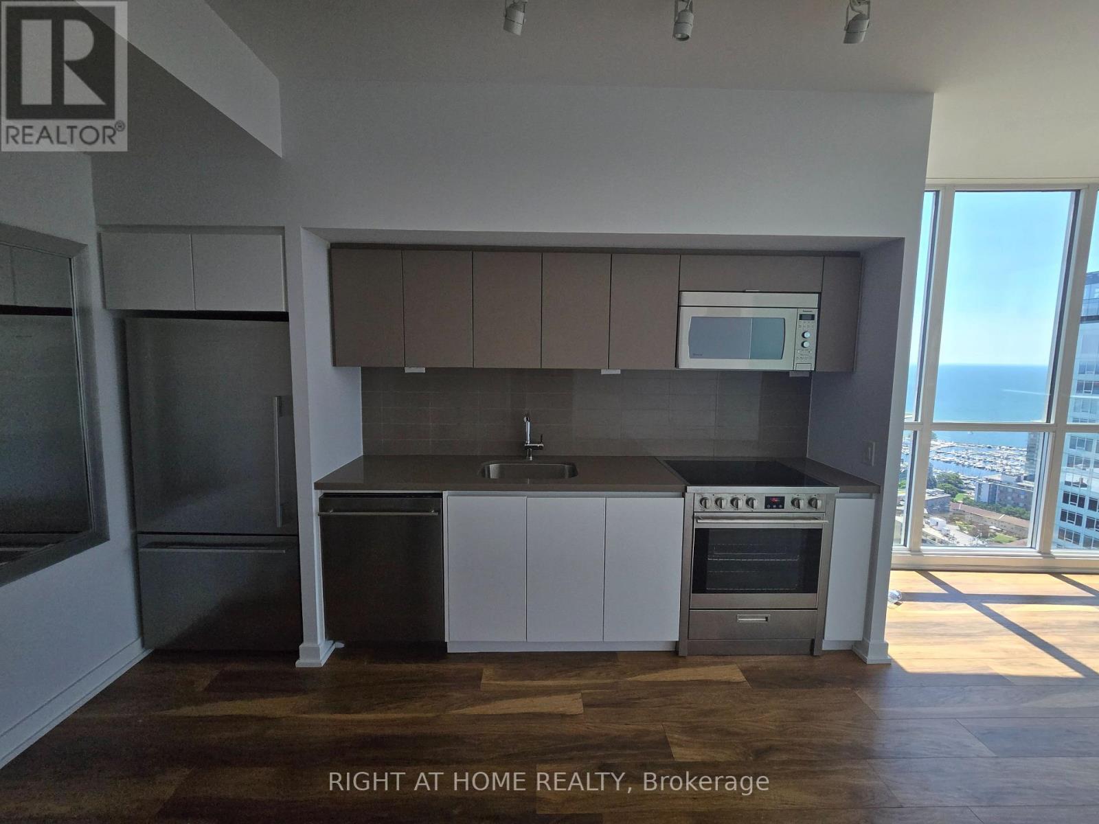 4708 - 75 Queens Wharf Road, Toronto, Ontario  M5V 0J8 - Photo 24 - C12573982