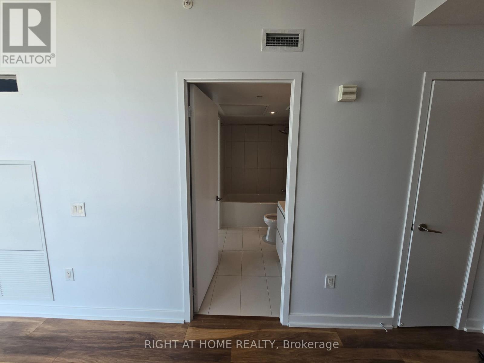 4708 - 75 Queens Wharf Road, Toronto, Ontario  M5V 0J8 - Photo 26 - C12573982