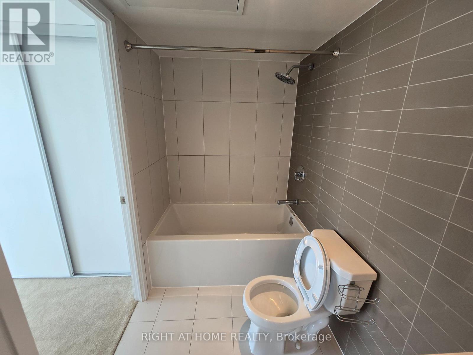 4708 - 75 Queens Wharf Road, Toronto, Ontario  M5V 0J8 - Photo 27 - C12573982