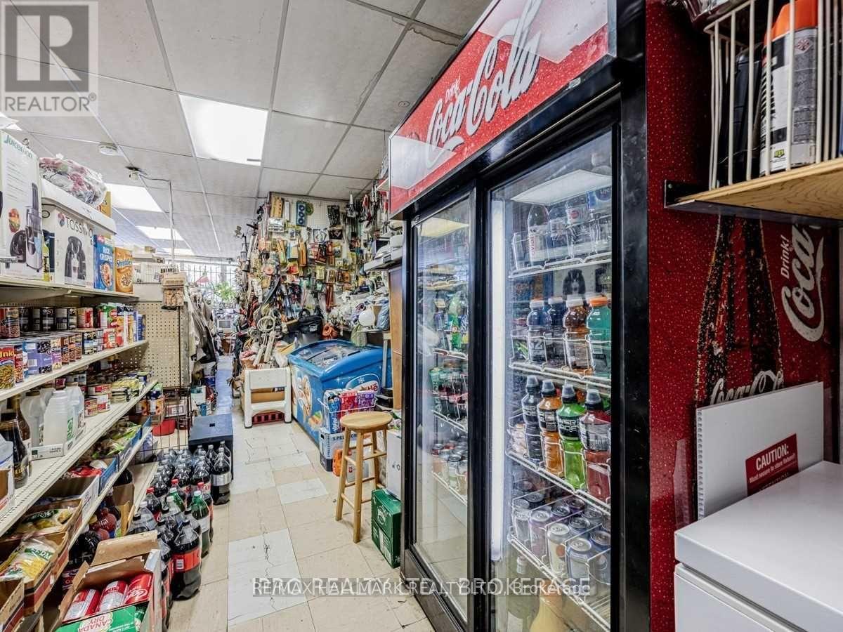 603 Logan Avenue, Toronto, Ontario  M4K 3C2 - Photo 5 - E12574000