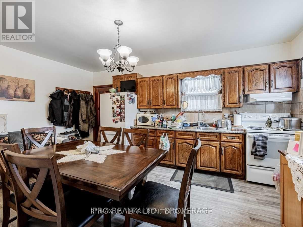 603 Logan Avenue, Toronto, Ontario  M4K 3C2 - Photo 8 - E12574000