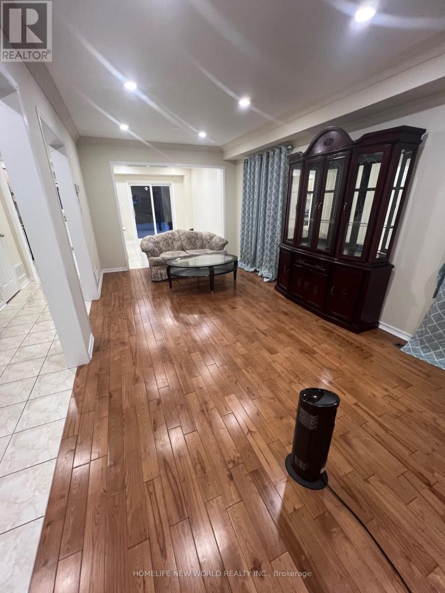 131 Ferncliffe Crescent, Markham, Ontario  L3S 4N7 - Photo 10 - N12573984