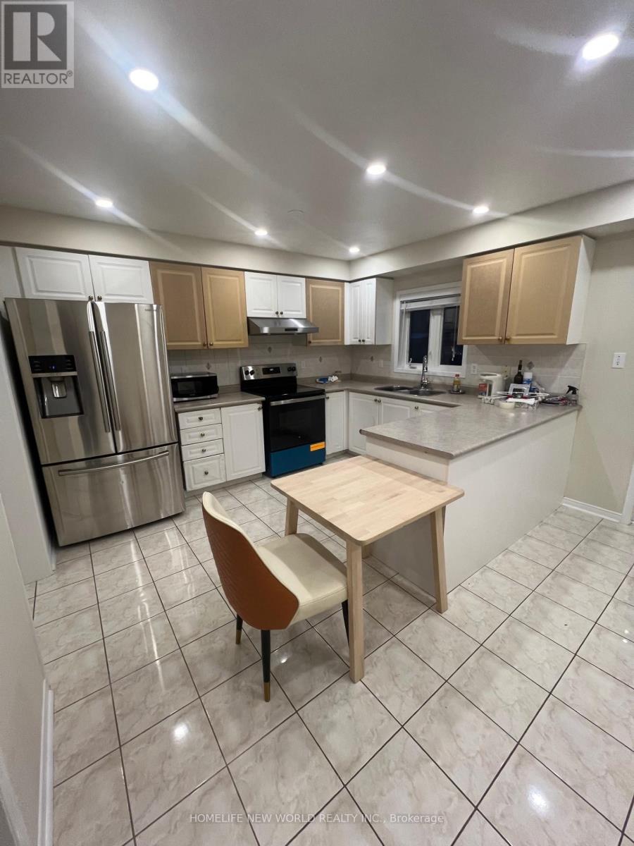 131 Ferncliffe Crescent, Markham, Ontario  L3S 4N7 - Photo 11 - N12573984