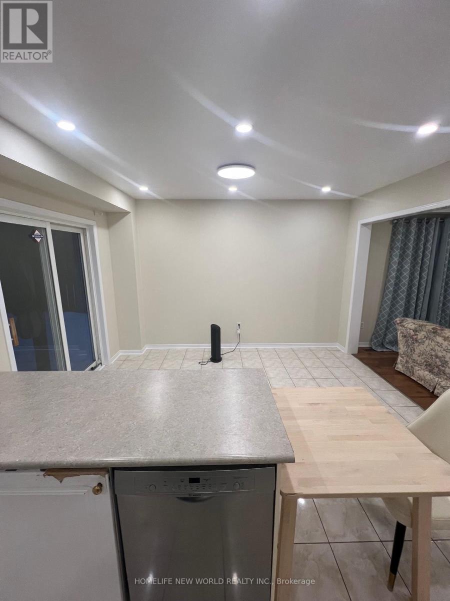 131 Ferncliffe Crescent, Markham, Ontario  L3S 4N7 - Photo 16 - N12573984