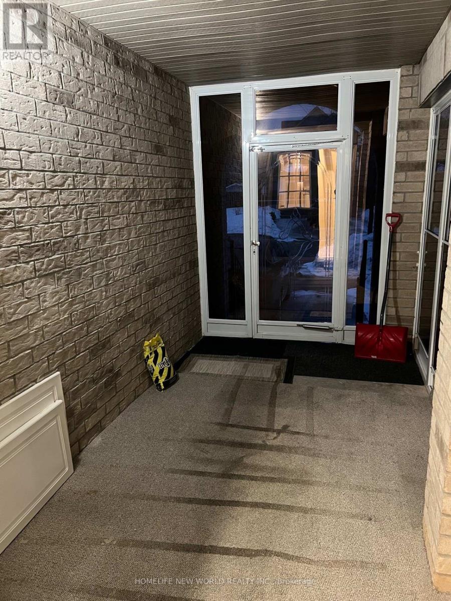 131 Ferncliffe Crescent, Markham, Ontario  L3S 4N7 - Photo 3 - N12573984