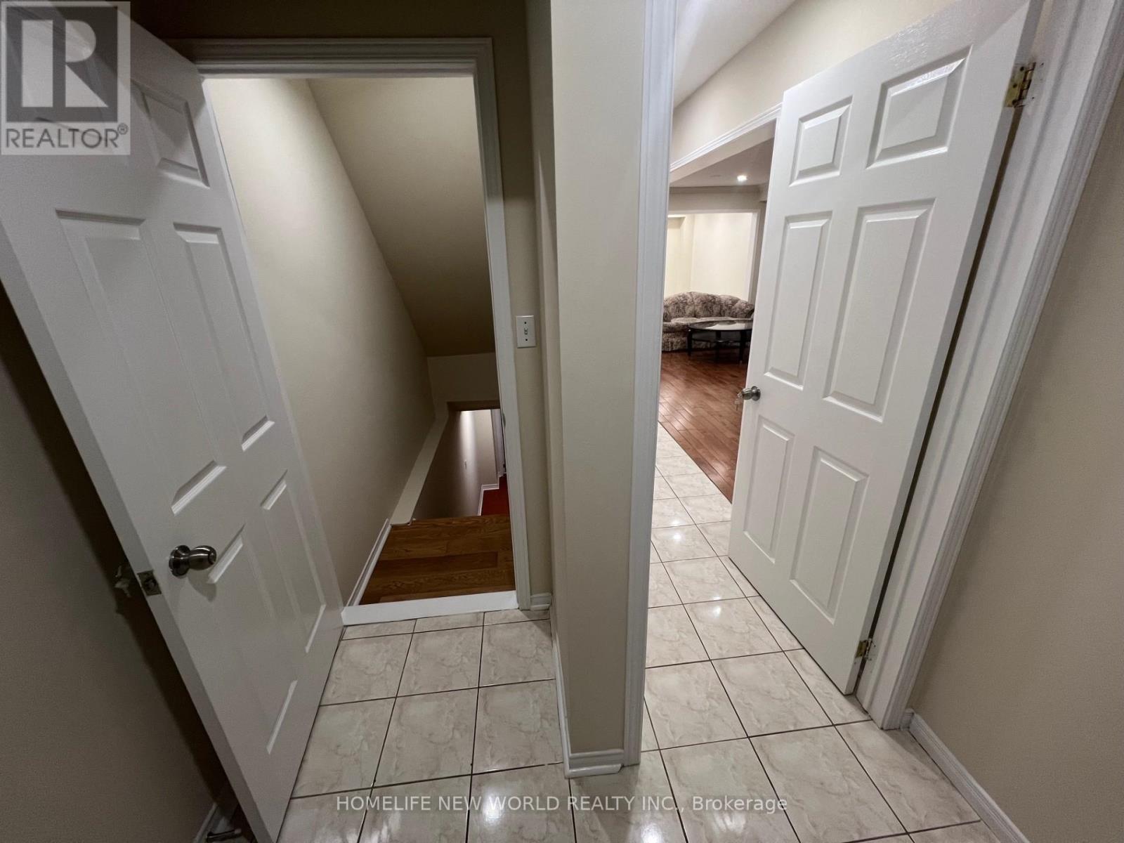 131 Ferncliffe Crescent, Markham, Ontario  L3S 4N7 - Photo 5 - N12573984