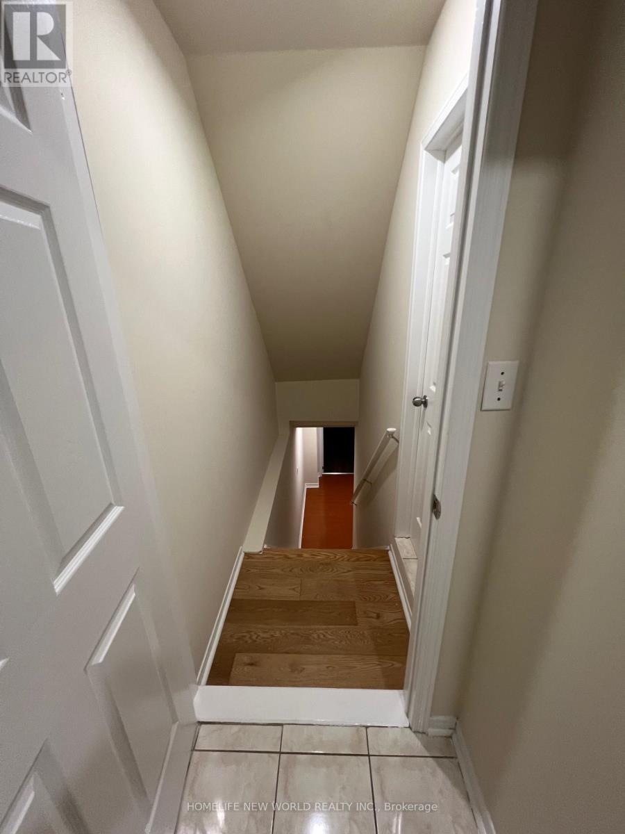 131 Ferncliffe Crescent, Markham, Ontario  L3S 4N7 - Photo 6 - N12573984