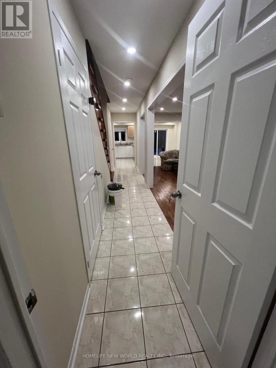 131 Ferncliffe Crescent, Markham, Ontario  L3S 4N7 - Photo 7 - N12573984