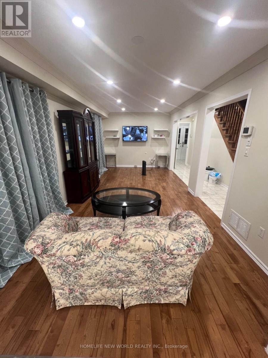 131 Ferncliffe Crescent, Markham, Ontario  L3S 4N7 - Photo 9 - N12573984