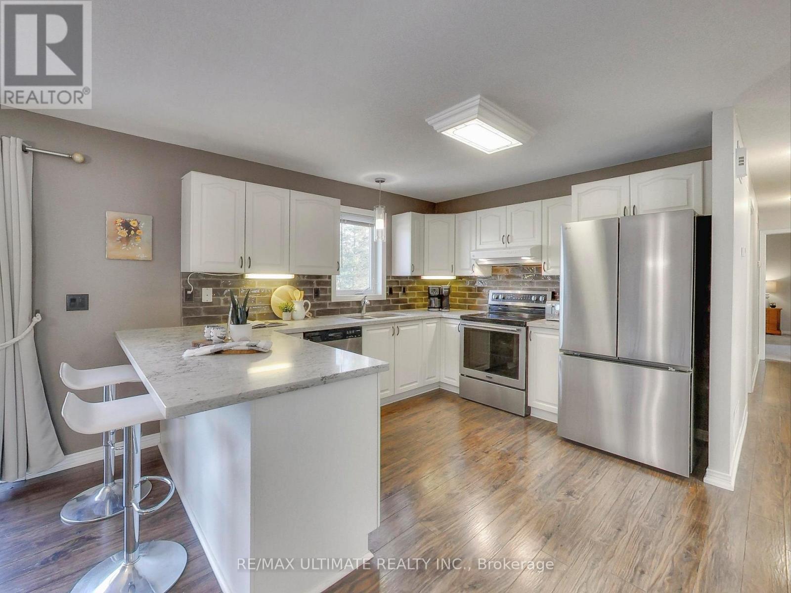 71 61st Street S, Wasaga Beach, Ontario  L9Z 2Z3 - Photo 9 - S12573998