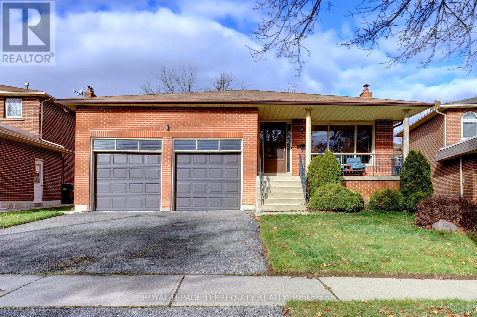 7 PRINCETON TERRACE, Brampton, Ontario