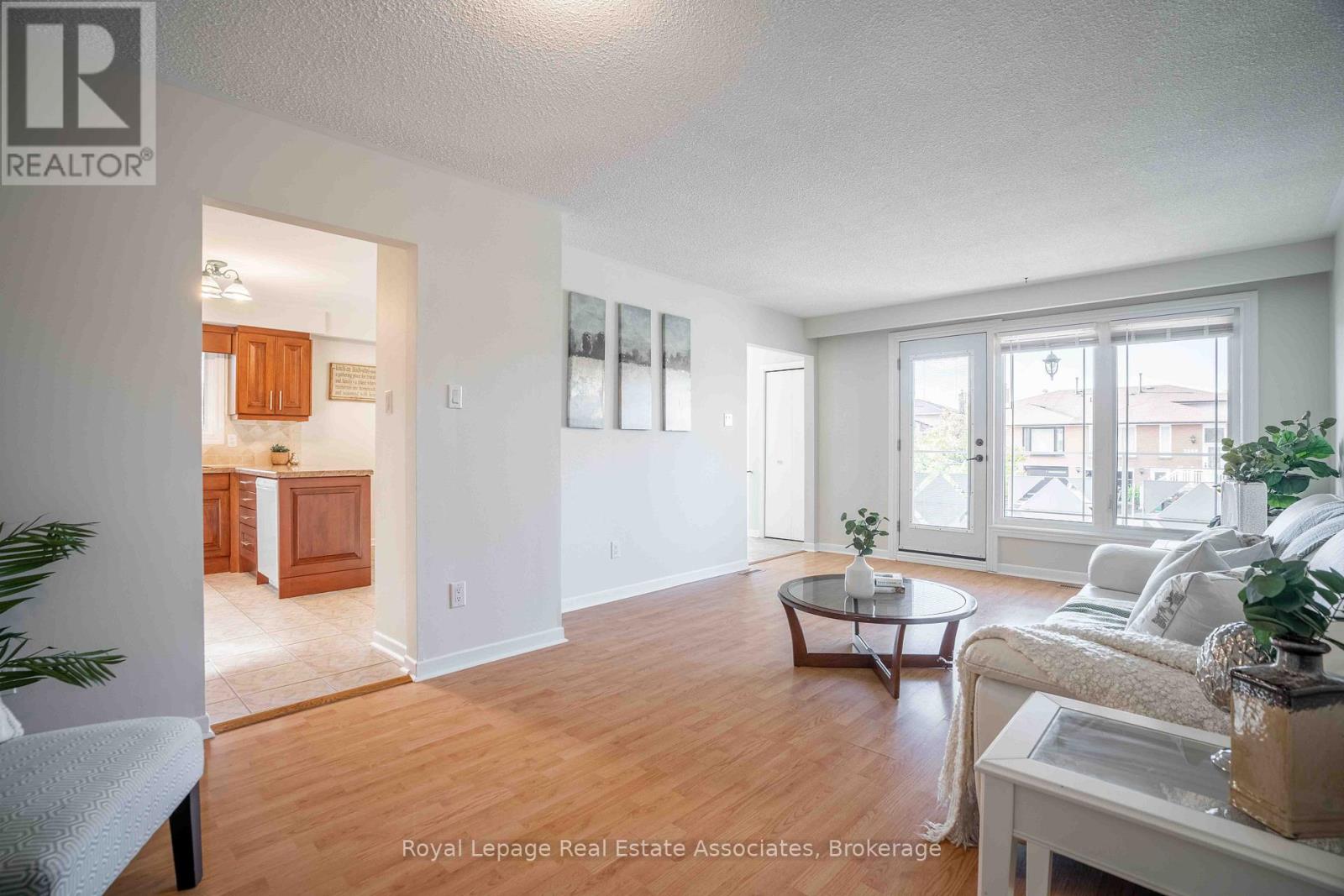 2559 Kingsberry Crescent, Mississauga, Ontario  L5B 2K7 - Photo 16 - W12574032