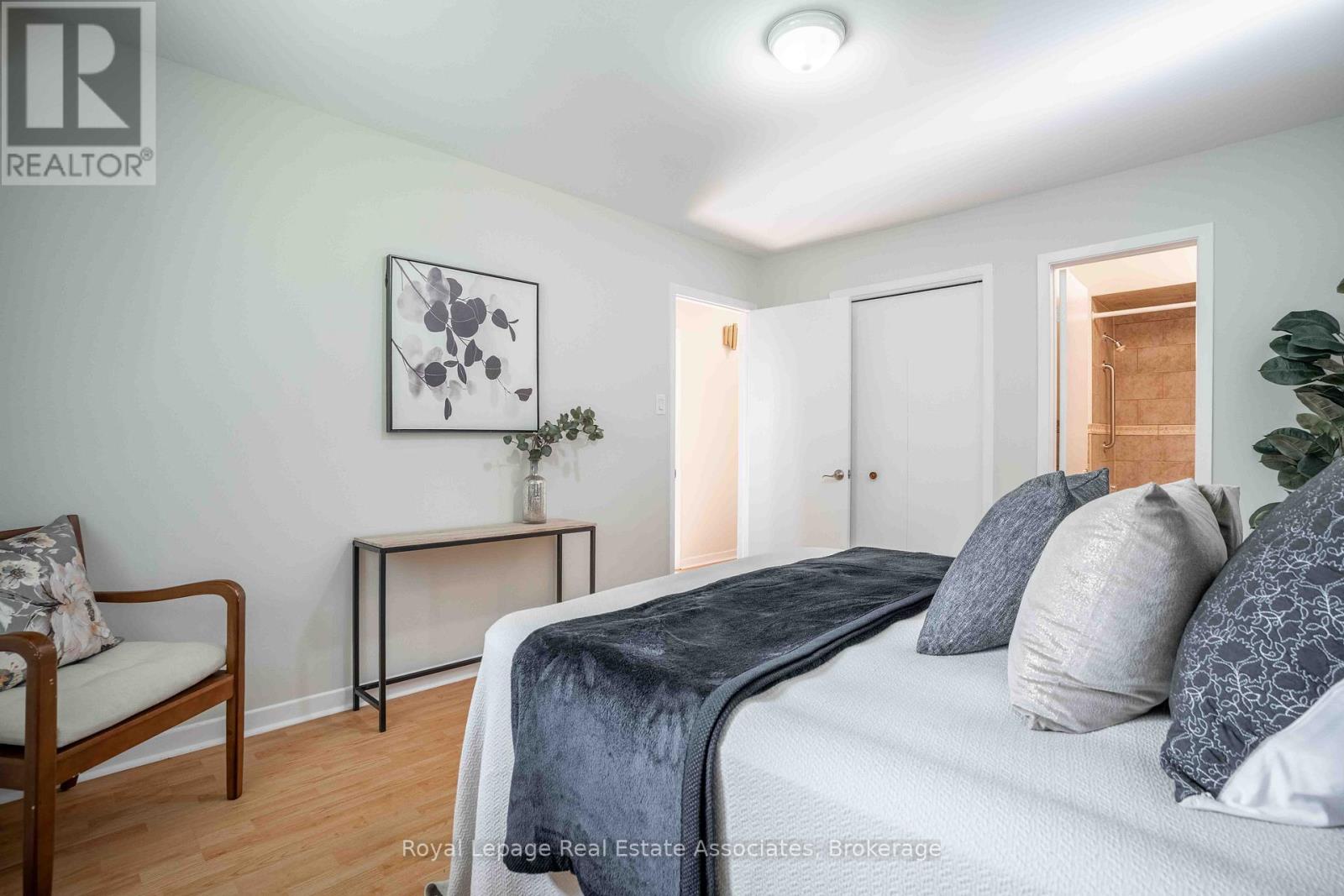 2559 Kingsberry Crescent, Mississauga, Ontario  L5B 2K7 - Photo 23 - W12574032