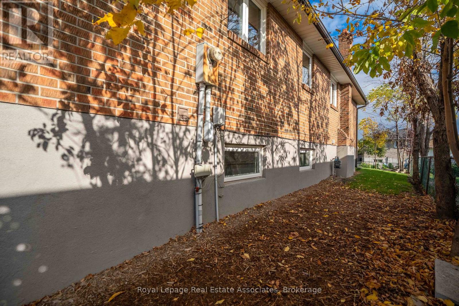 2559 Kingsberry Crescent, Mississauga, Ontario  L5B 2K7 - Photo 28 - W12574032