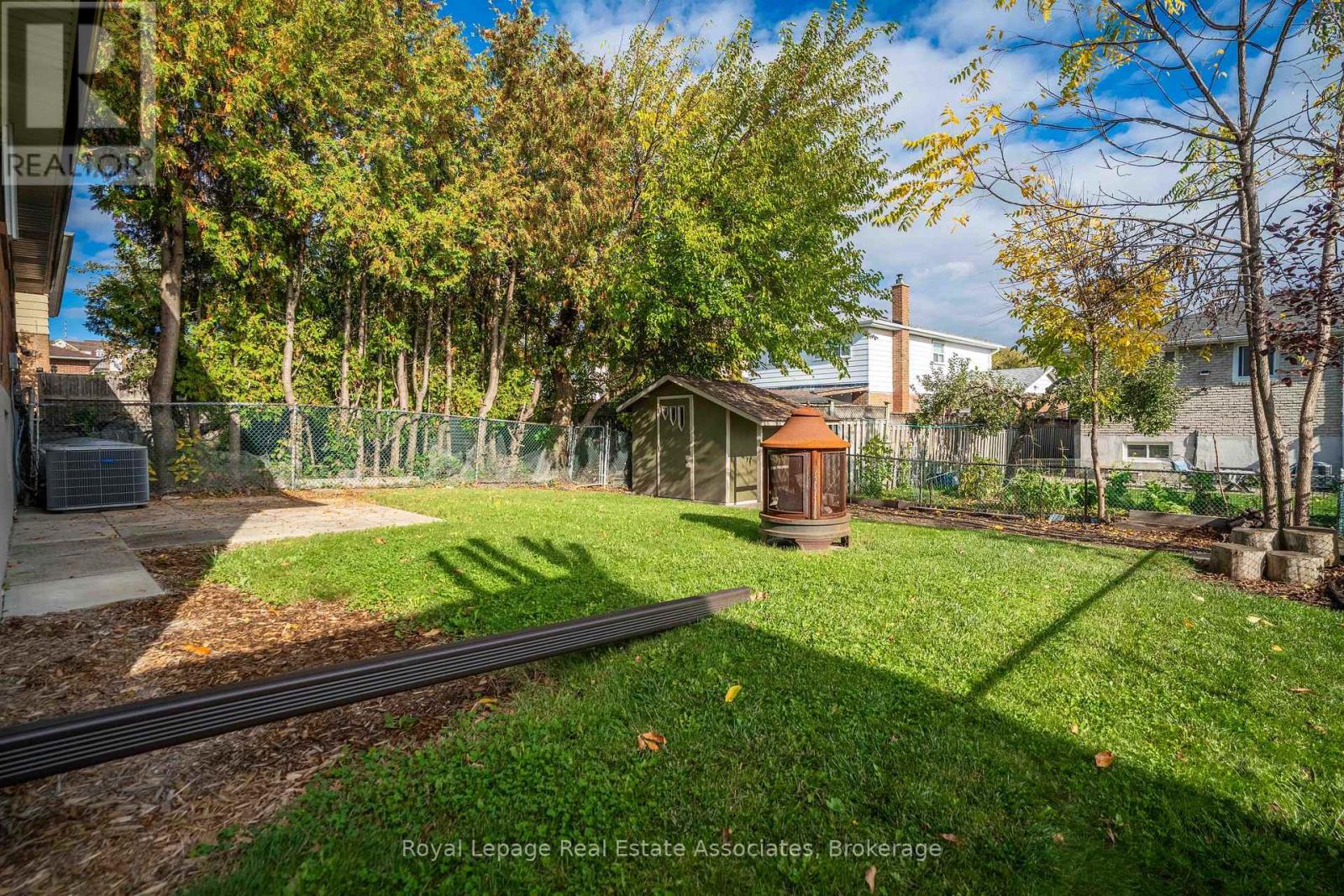 2559 Kingsberry Crescent, Mississauga, Ontario  L5B 2K7 - Photo 29 - W12574032