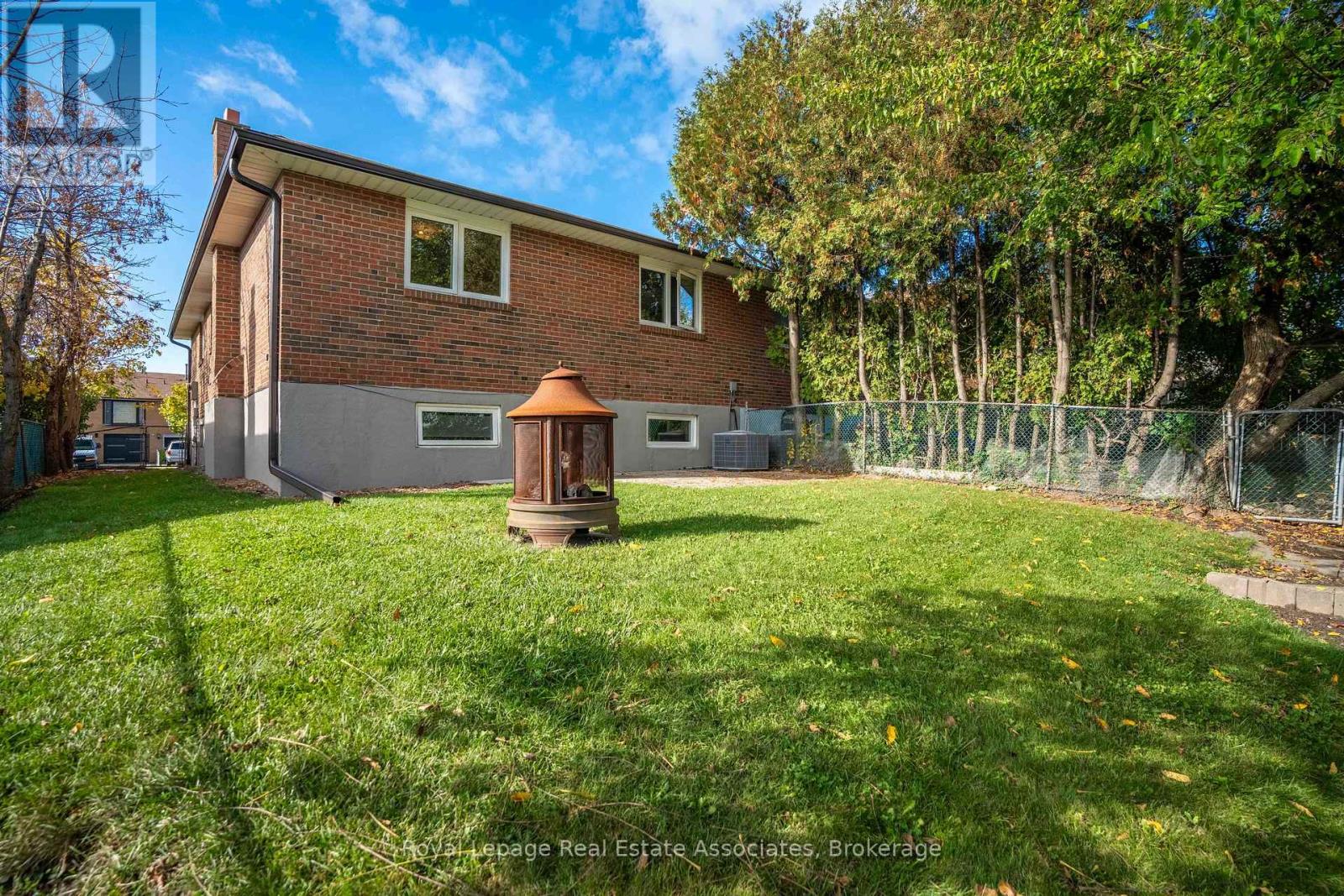 2559 Kingsberry Crescent, Mississauga, Ontario  L5B 2K7 - Photo 30 - W12574032