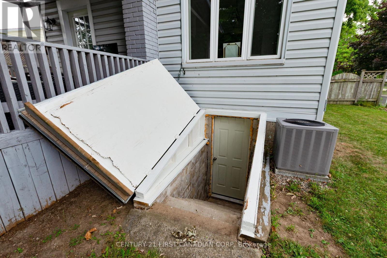 41 South Edgeware Road, St. Thomas, Ontario  N5P 2H5 - Photo 34 - X12574064