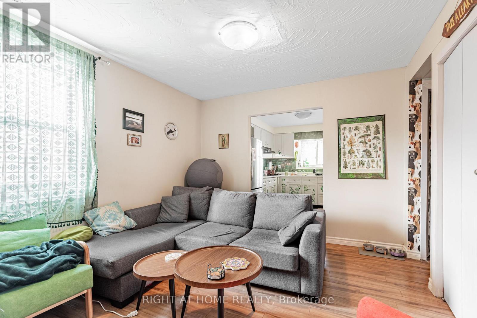 333 Bain Avenue, Toronto, Ontario  M4J 1B9 - Photo 3 - E12574050