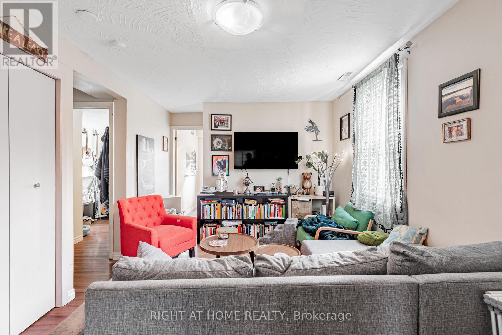 333 Bain Avenue, Toronto, Ontario  M4J 1B9 - Photo 5 - E12574050