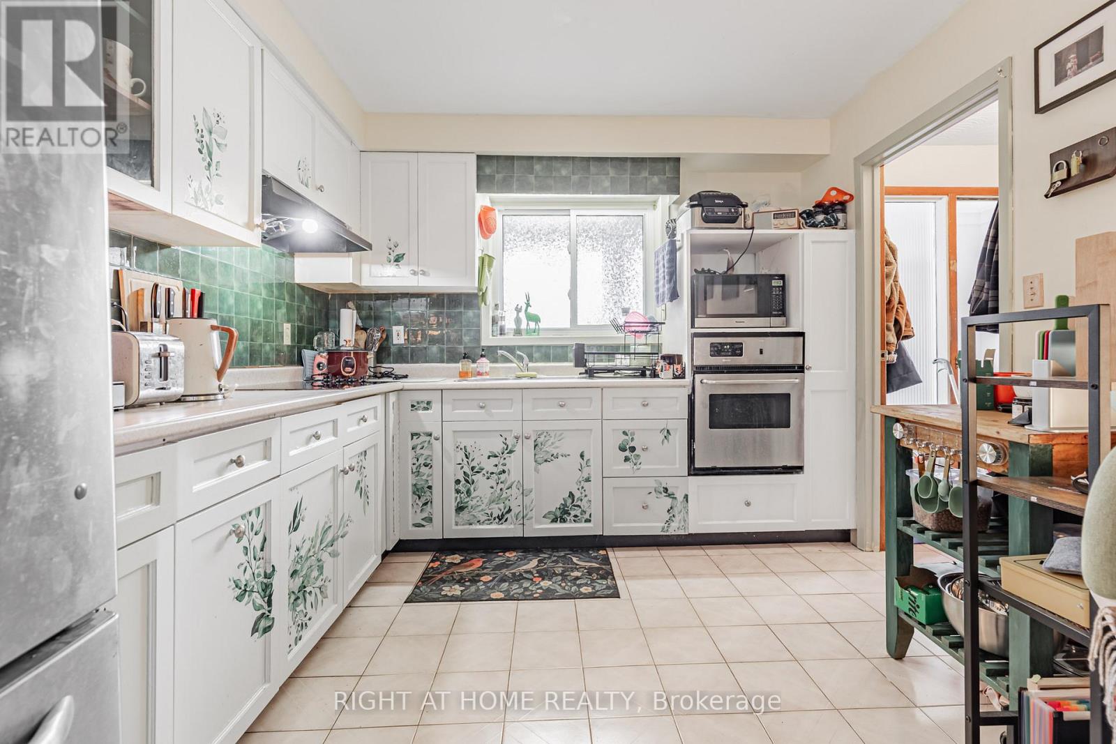 333 Bain Avenue, Toronto, Ontario  M4J 1B9 - Photo 6 - E12574050