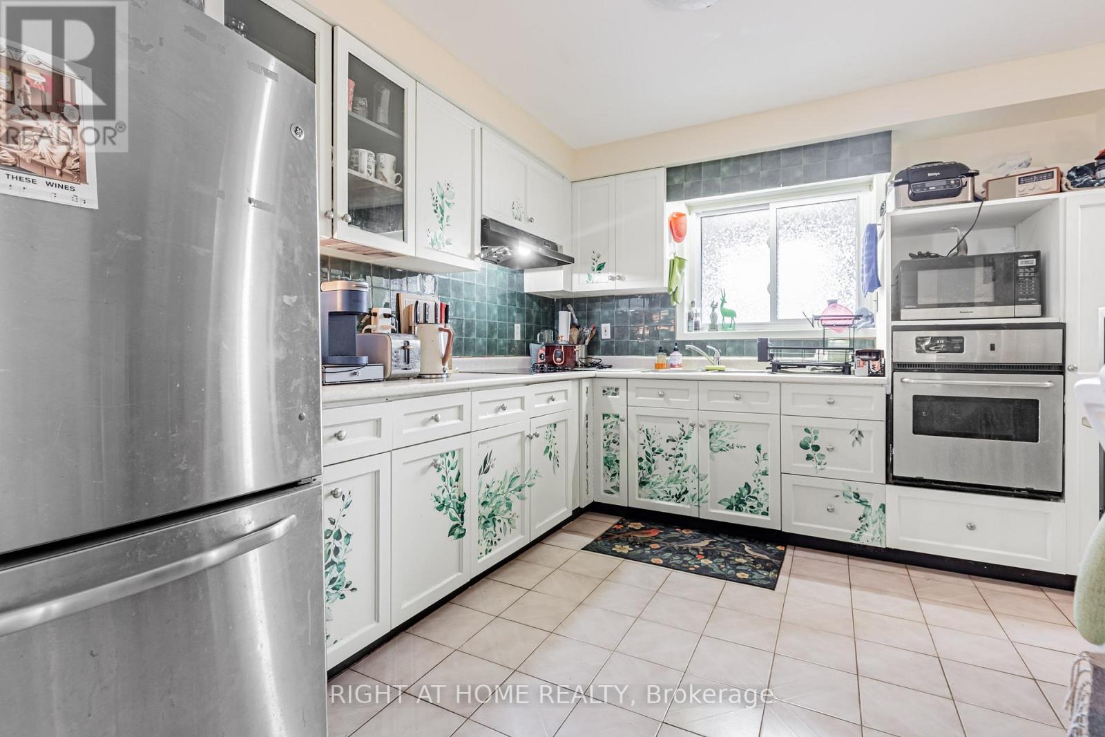 333 Bain Avenue, Toronto, Ontario  M4J 1B9 - Photo 7 - E12574050