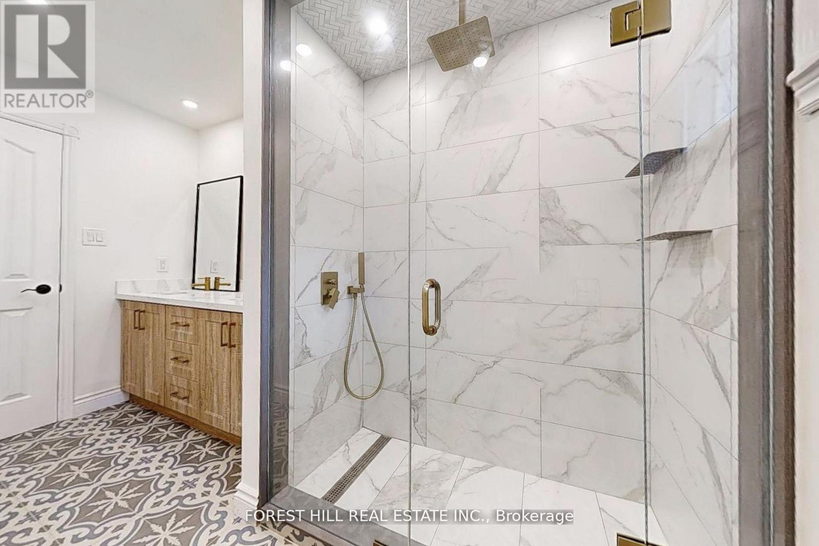 21 Lallien Drive, Bradford West Gwillimbury, Ontario  L0G 1B0 - Photo 19 - N12574036