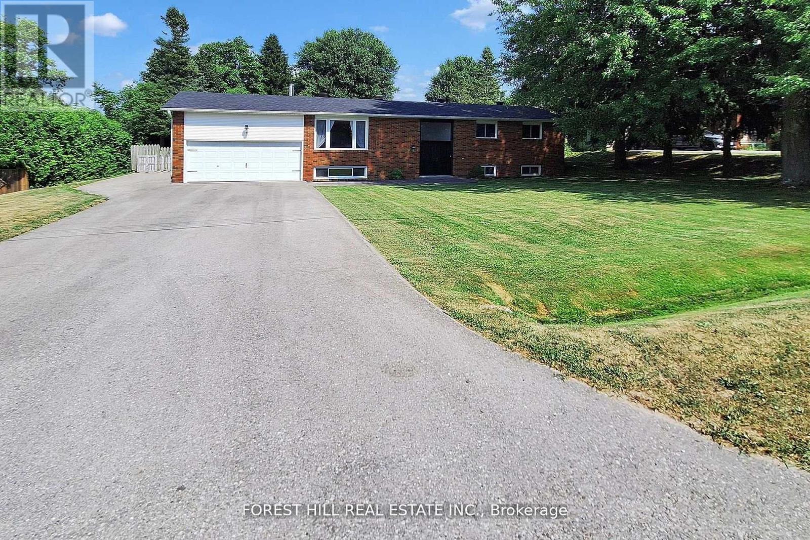 21 Lallien Drive, Bradford West Gwillimbury, Ontario  L0G 1B0 - Photo 2 - N12574036