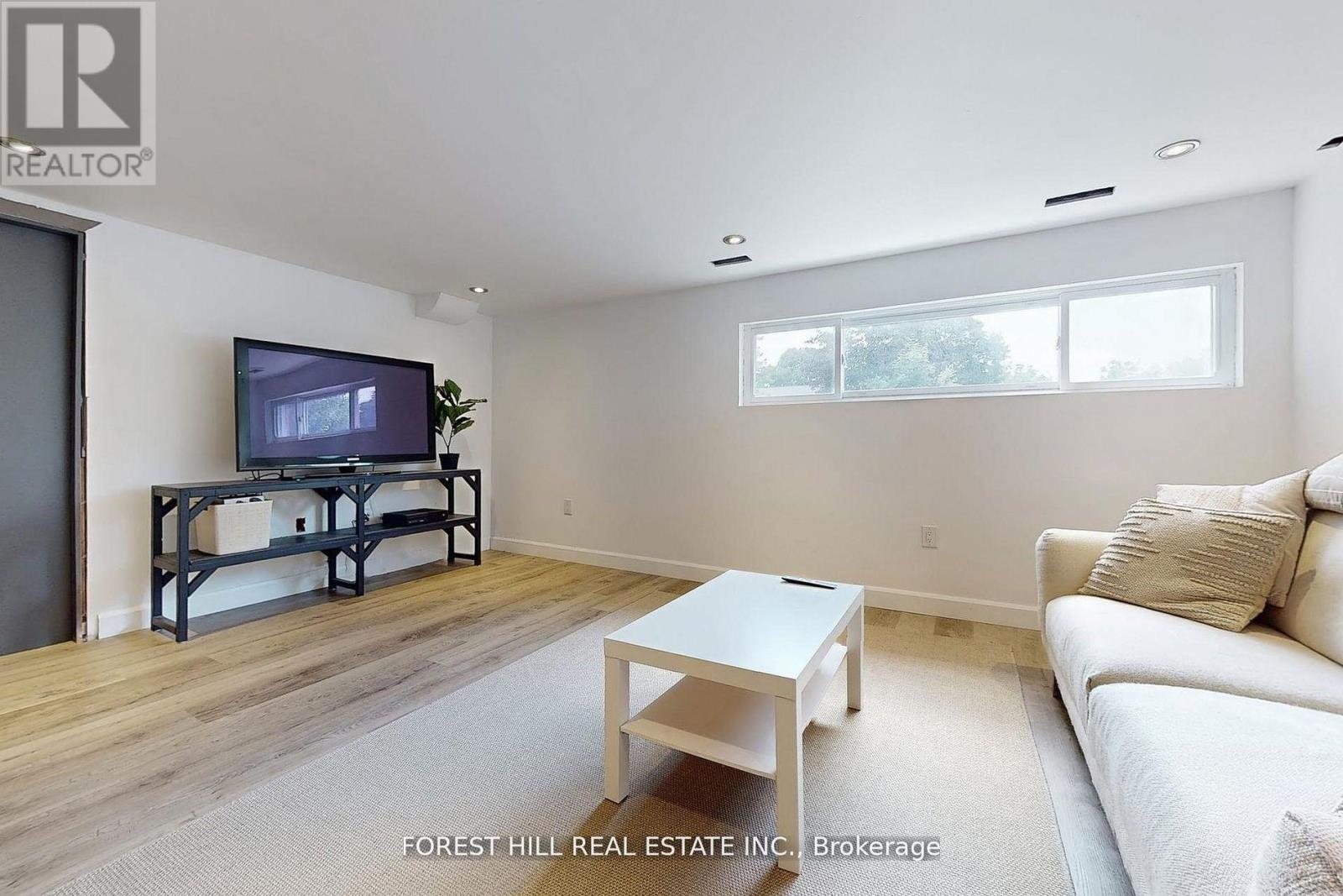 21 Lallien Drive, Bradford West Gwillimbury, Ontario  L0G 1B0 - Photo 24 - N12574036